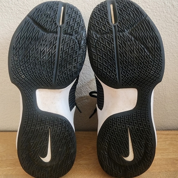 Nike Mens Zoom Clear Out Basketball Shoes Mid Top Lace Up Black White Size 8 main image 6